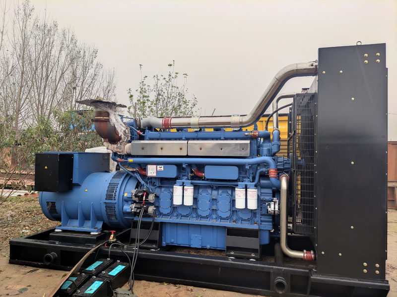 大兴安岭柴油发电机组更换机油时，应遵循哪些步骤？