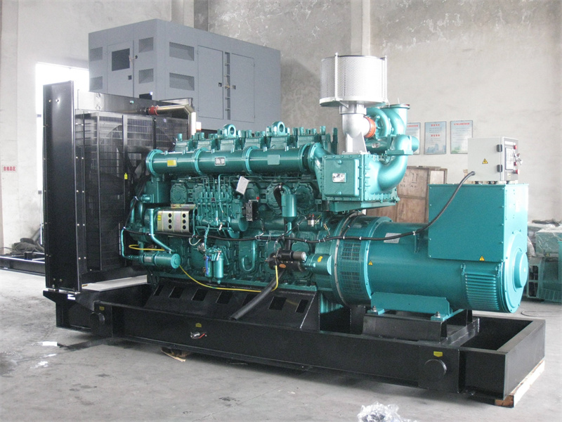 大兴安岭200KW 柴油发电机的油耗是多少？