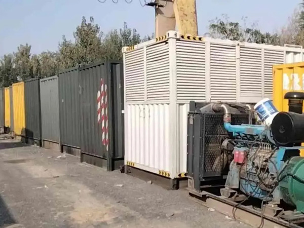 大兴安岭200KW柴油发电机机组每小时油耗是多少？